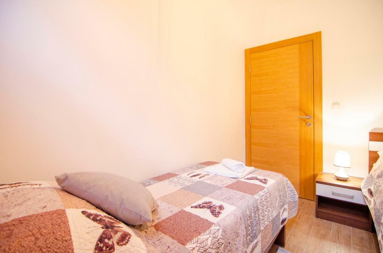 בול Apartments Sara 4 מראה חיצוני תמונה