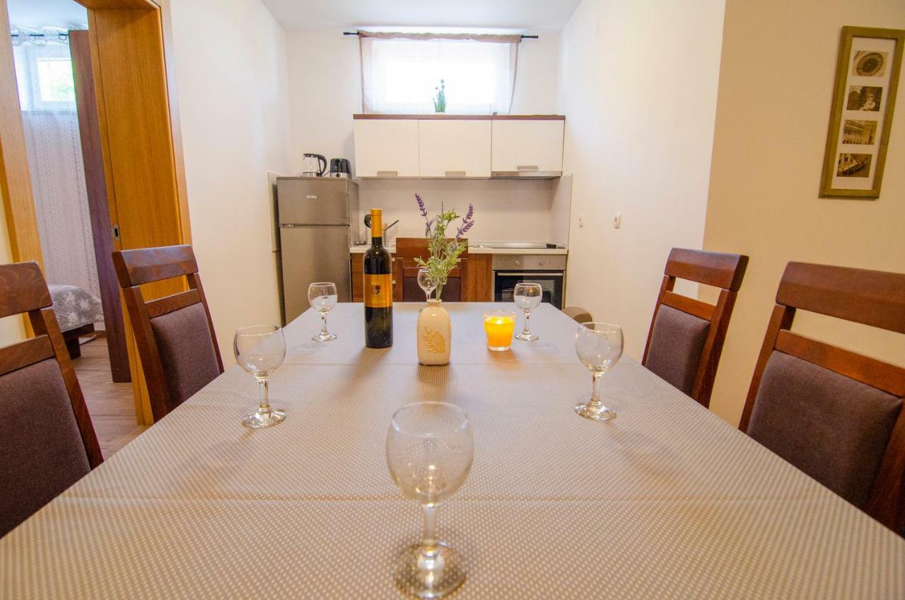 בול Apartments Sara 4 מראה חיצוני תמונה