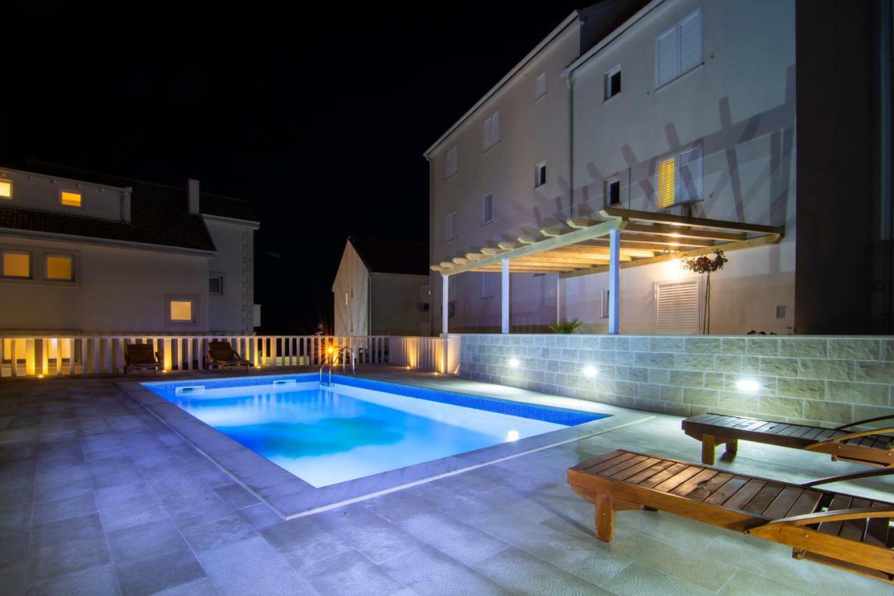 בול Apartments Sara 4 מראה חיצוני תמונה