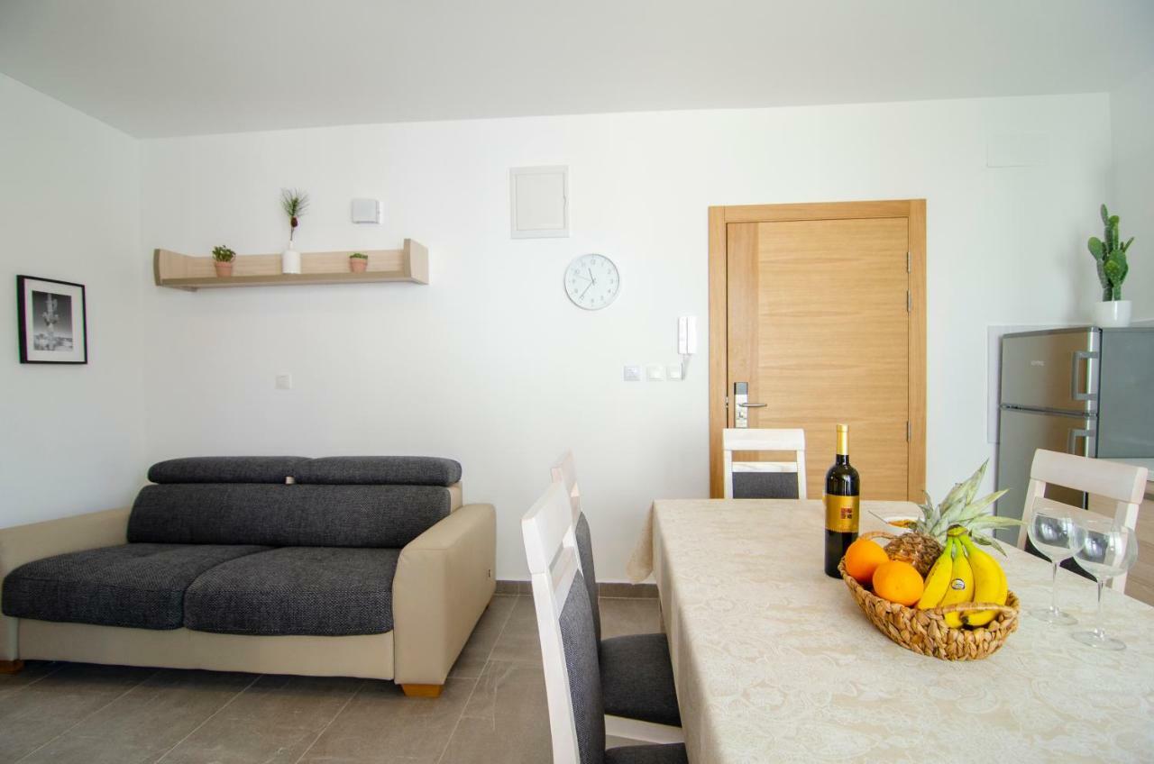 בול Apartments Sara 4 מראה חיצוני תמונה